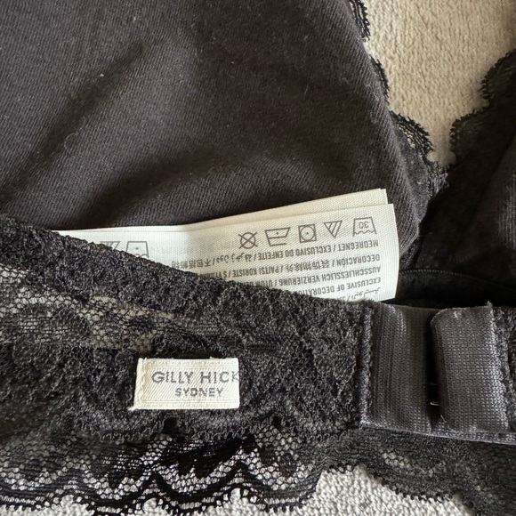 Hollister (Gilly Hicks) Lace Halter Bralette w Removable Pads - Size XS - Black - Picture 4 of 4